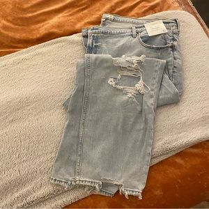 Abercrombie Curve Love Ultra HighRise Ankle Straight Jeans LIGHT RIPPED WASH 37R